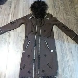 LUCKY. Brand Long sweater furry hood sz small